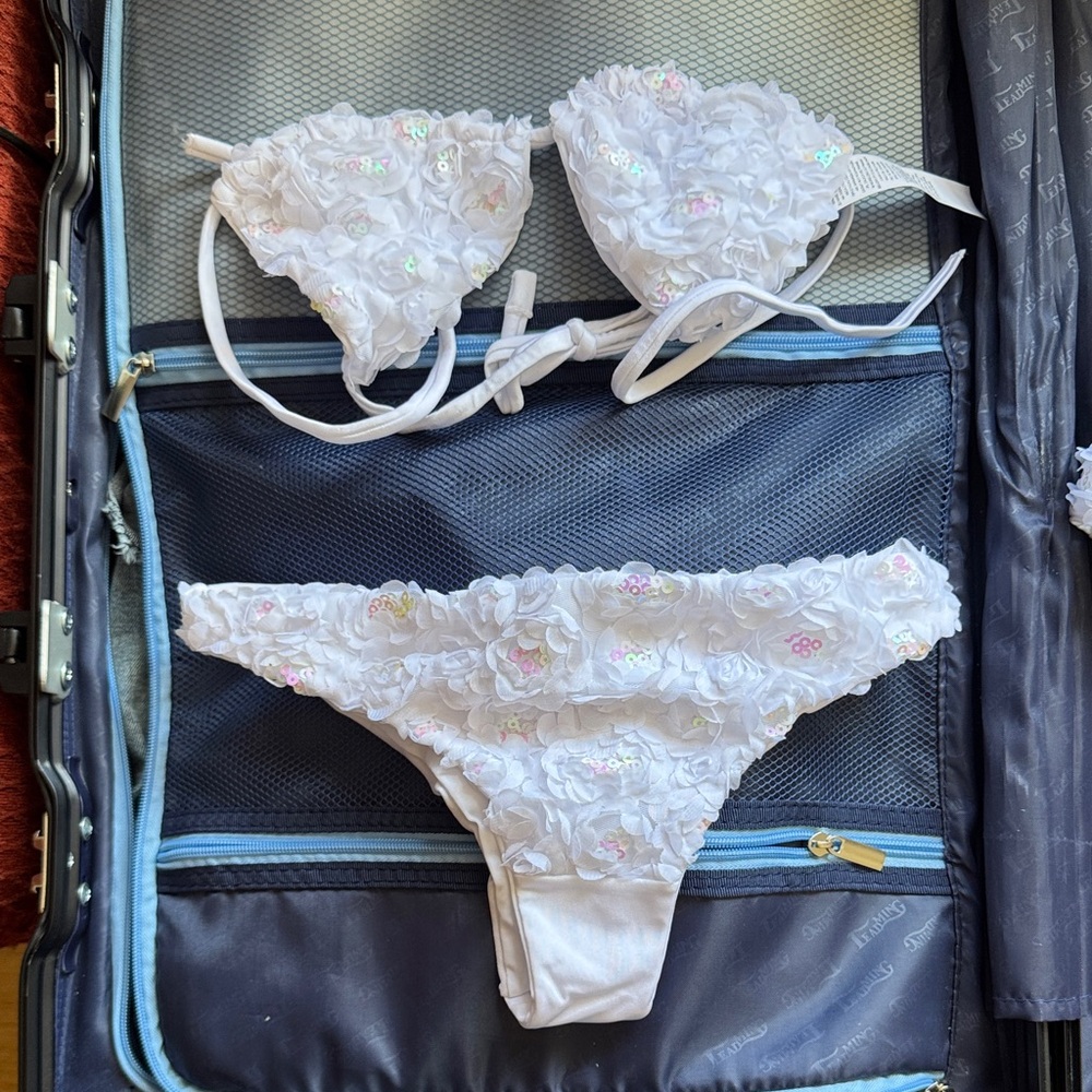 Elegant White Floral Lace Bra Set